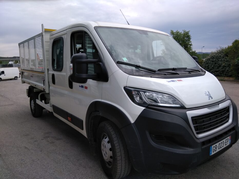 Camion benne recyclerie de vélos